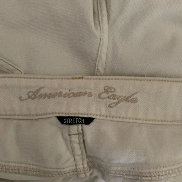 American Eagle Distressed Denim Shorts Size 14 Cream - Picture 2 of 7